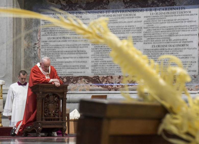 El papa Francisco en la misa del Domingo de Ramos. FOTO AFP