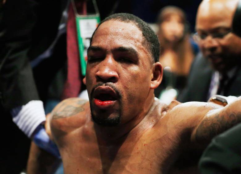 Secuencia del nocáut en el tercer asalto. El púgil mexicano Saúl “Canelo” Álvarez y el estadounidense James Kirkland. FOTO AP