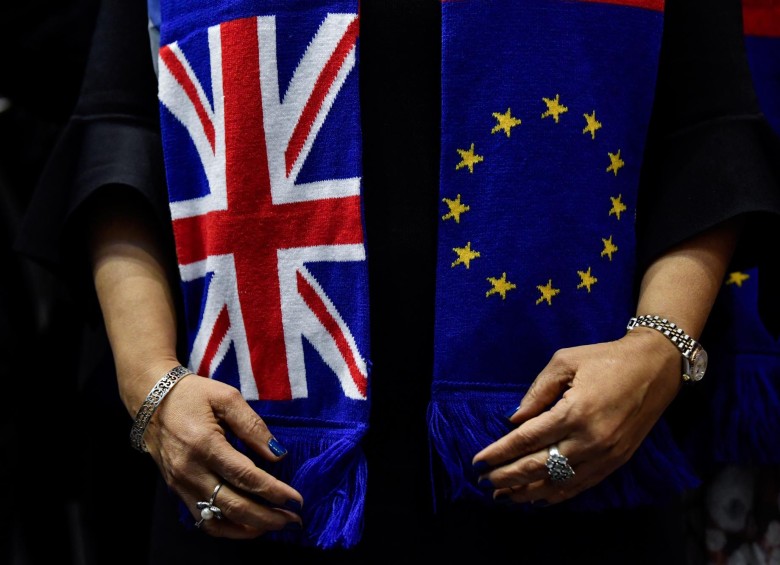 La presidenta de la Comisión Europea, Ursula von der Leyen, anunció en Bruselas que en la jornada la UE “decidió enviar una notificación formal al gobierno británico”. FOTO AFP