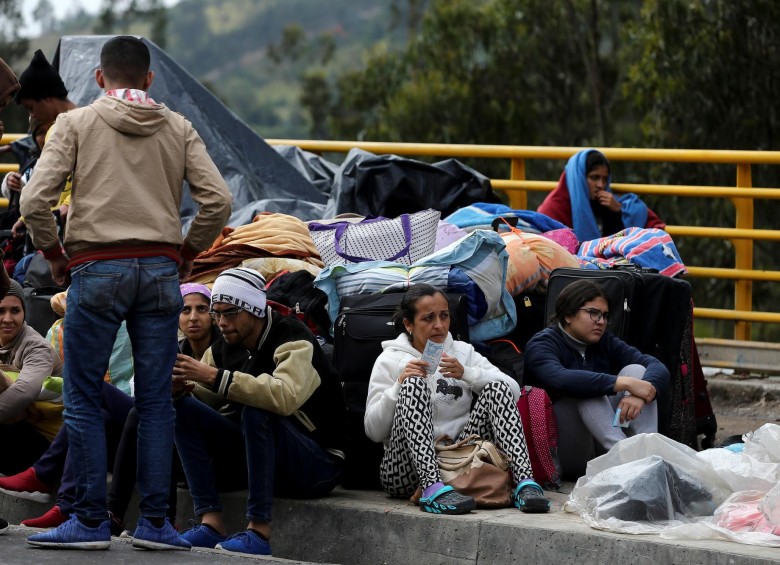 El viernes se registró el caso de 6.700 personas que realizaron su trámite migratorio en el norte ecuatoriano. Foto: Efe - José Jácome. 
