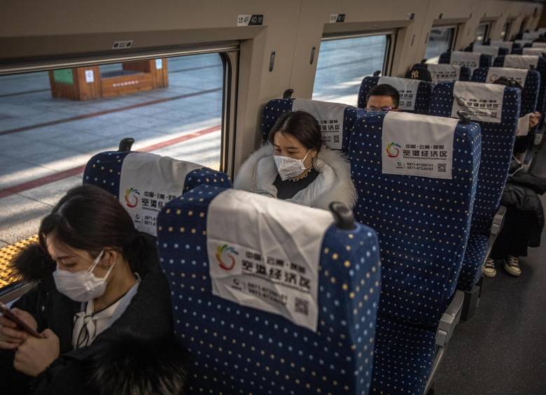 Pasajeros del tren. FOTO EFE