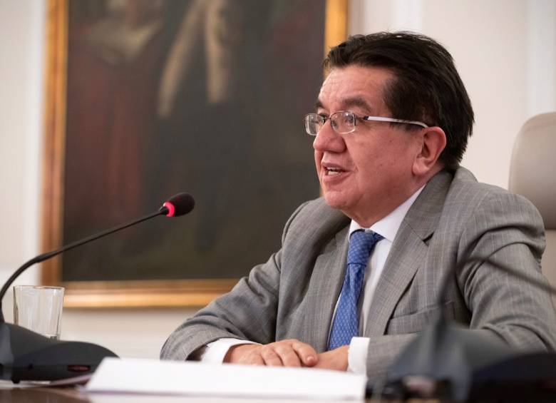 El ministro de salud reveló que Colombia ha firmado acuerdos de confidencialidad para conseguir abastecimiento de vacunas contra el coronavirus. FOTO: Cortesía Minsalud