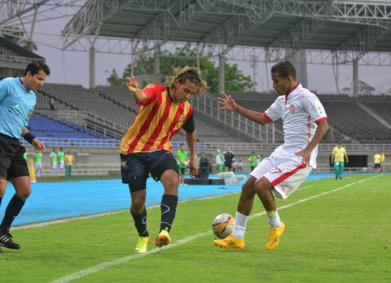 Con gol de penal, Águilas ganó en casa por la mínima