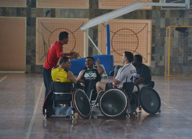 Los jugadores del rugby en silla de ruedas deben tener una discapacidad total o parcial en ambas extremidades. FOTO Cortesía