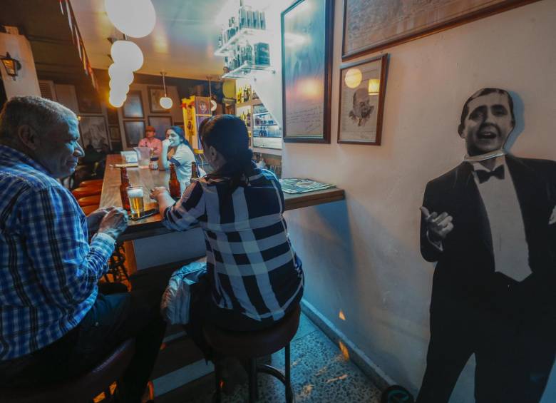 Bar Homero Manzi, en el Centro de Medellín. Foto: Manuel Saldarriaga