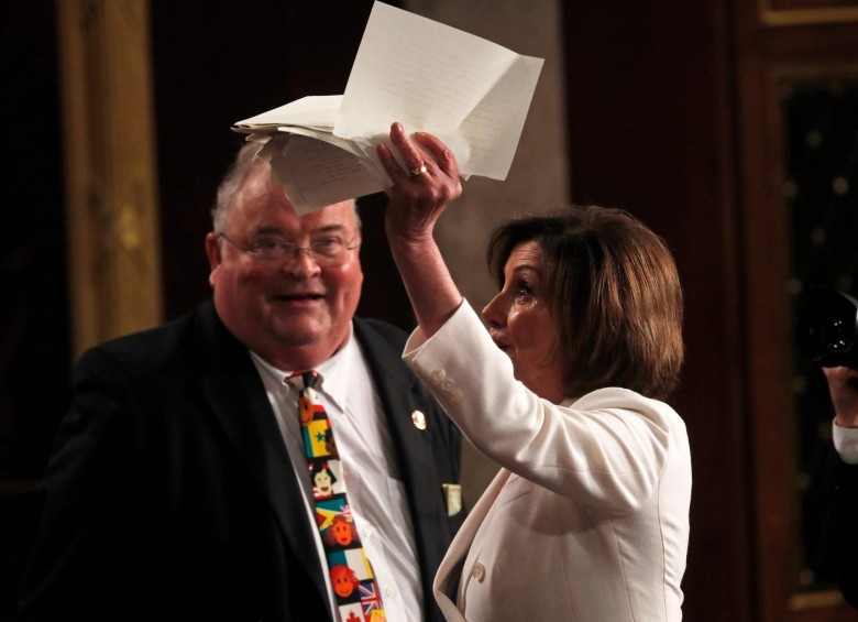 La Casa Blanca respondió en redes sociales al gesto de Pelosi, calificándolo como “un insulto a los estadounidenses”. FOTO AFP