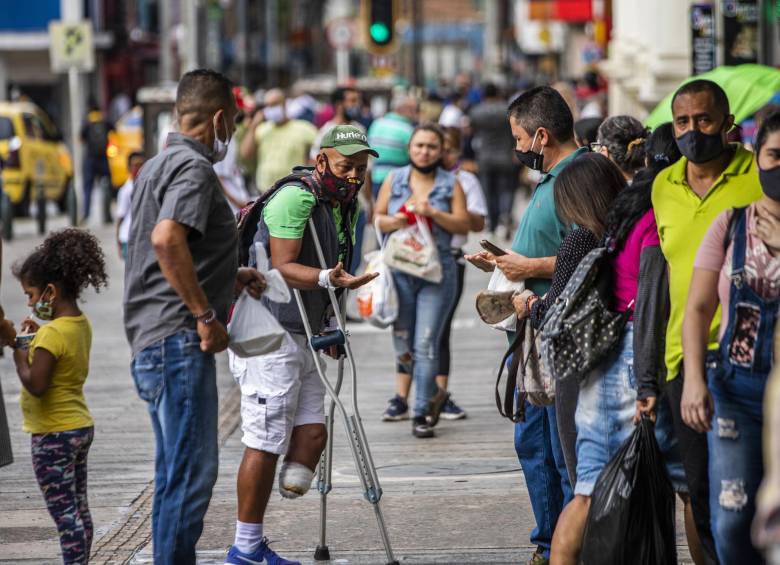 Colombia, que registrará descensos en el número de personas ocupadas del 10,63 y del 12,58 % (si existe esa nueva oleada), será el país miembro que sufrirá el mayor descalabro debido a la situación de partida y a que, como buena parte de Sudamérica, es una de las naciones más sacudidas por el coronavirus. Foto: Carlos Alberto Velásquez