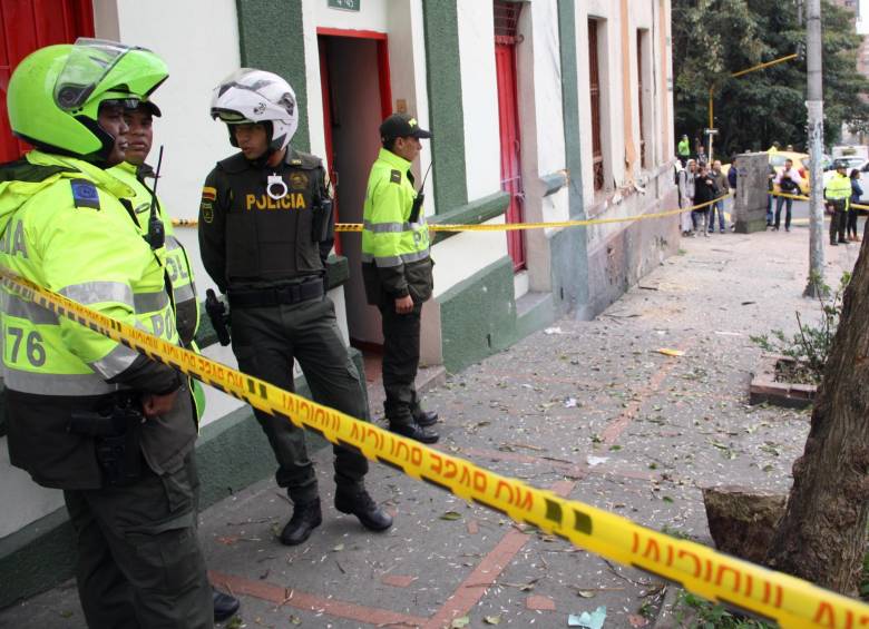 Los hechos no dejaron personas heridas, pero sí afectaciones en las fachadas de algunas viviendas cercanas. FOTO COLPRENSA