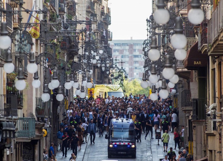 Independentistas catalanes protestan contra el Rey en conmemoración de atentados