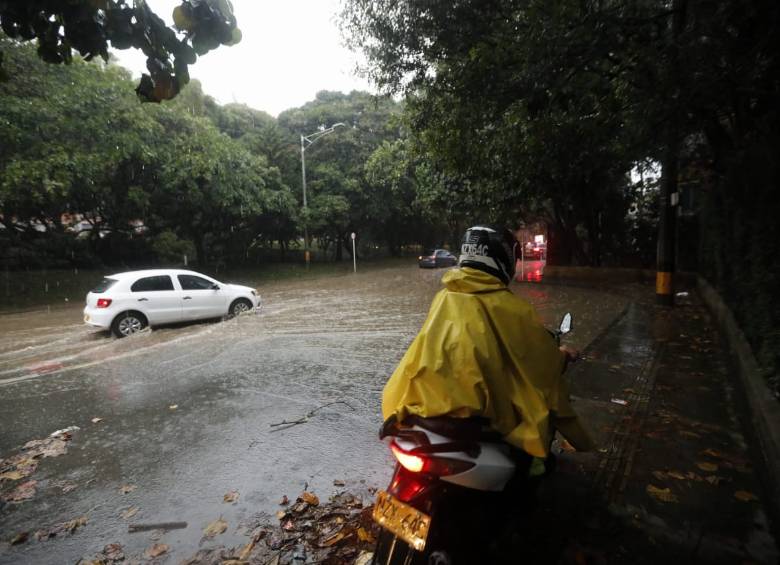 Río Medellín crecido e inundaciones viales: balance de las lluvias