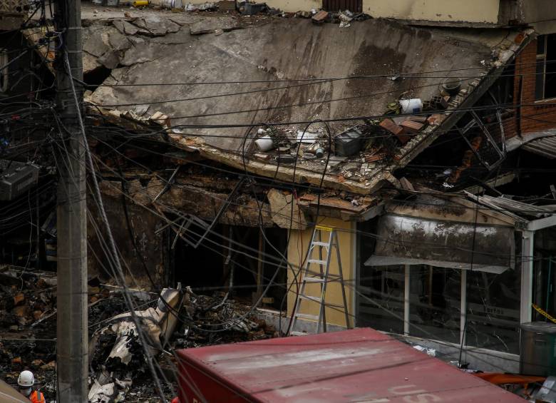 la avioneta se accidentó en el barrio Villa Luz de Bogotá. FOTO COLPRENSA