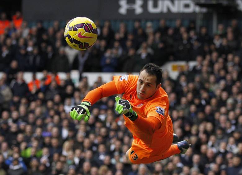 Cuatro partidos en diez días completará David Ospina en el arco del Arsenal. Aprovecha la inactividad de Petr Cech, quien aún tendrá una semana más para recuperarse de su lesión. FOTO afp