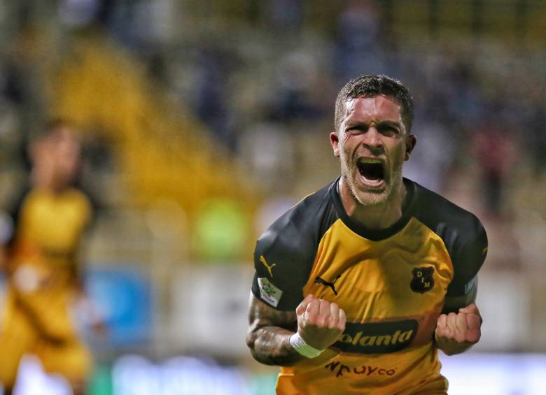Adrián Arregui marcó gol para el Medellín en el estadio Guillermo Plazas Alcid y le dio el triunfo al rojo. FOTO COLPRENSA