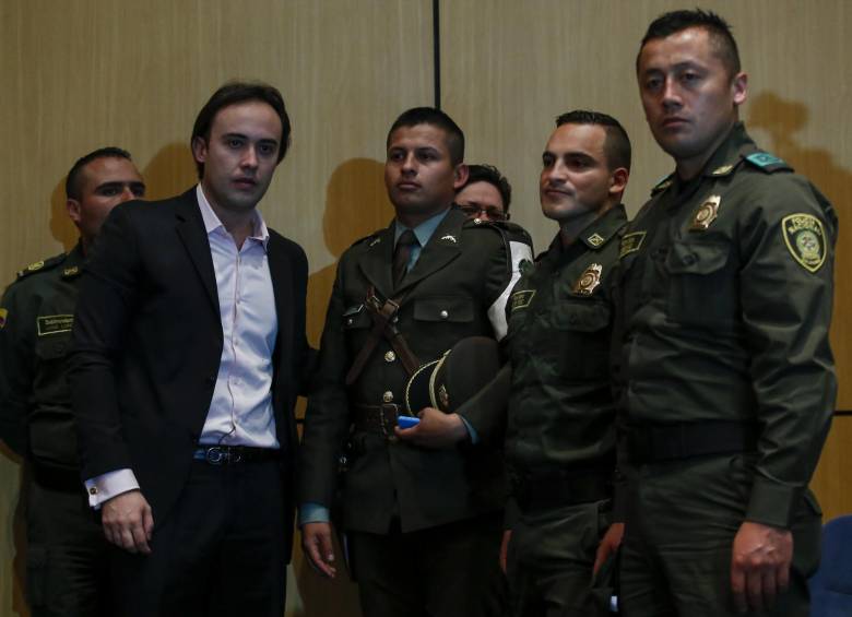 El joven Nicolás Gaviria se mostró “arrepentido de corazón” por las ofensas públicas y los improperios que dijo a varios patrulleros de la Policía Nacional. FOTO Colprensa