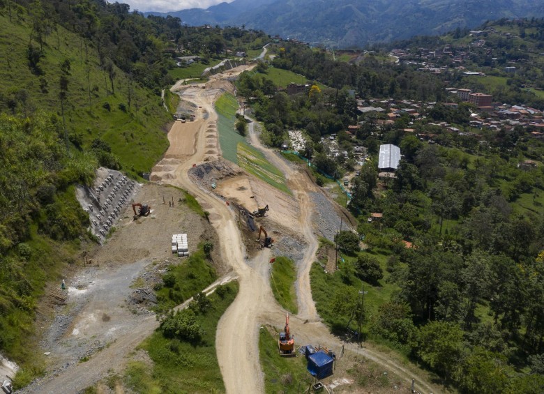 Así avanza la obra 4G Pacífico 1 en el Suroeste de Antioquia (con un 45 % de ejecución). FOTO Manuel Saldarriaga