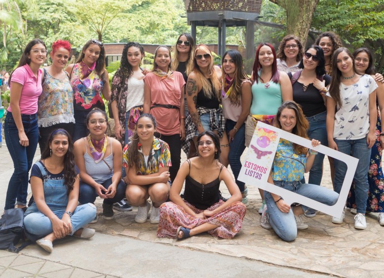 Un grupo de mujeres se reunió en el Jardín Botánico. Profesionales de varios campos decididas a hacer política. FOTO Cortesía
