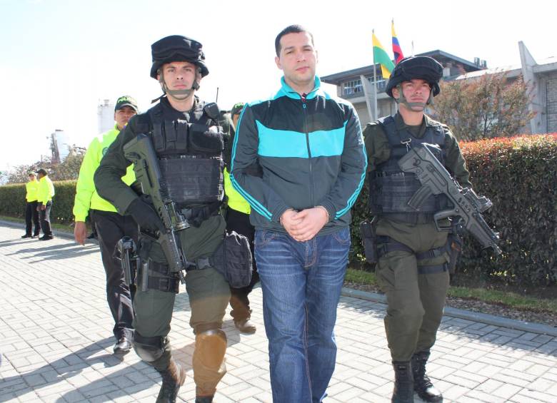 Así fue presentado alias “Sebastián” el día de su extradición, en 2013. FOTO: Archivo. 