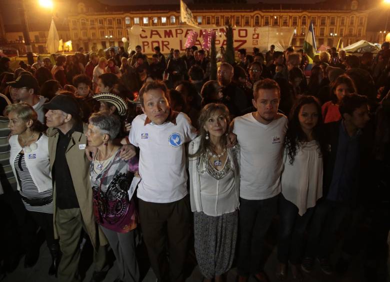 El pasado 2 de noviembre un centenar de personas se congregaron en la plaza Bolívar (Bogotá), para escuchar y celebrar los discursos del segundo acuerdo de paz con las Farc. FOTO Colprensa