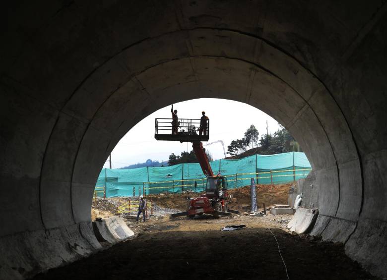 Obras actuales de la vía entre Primavera y Camilocé harán parte del corredor de la concesión Pacífico 1. FOTO Donaldo Zuluaga