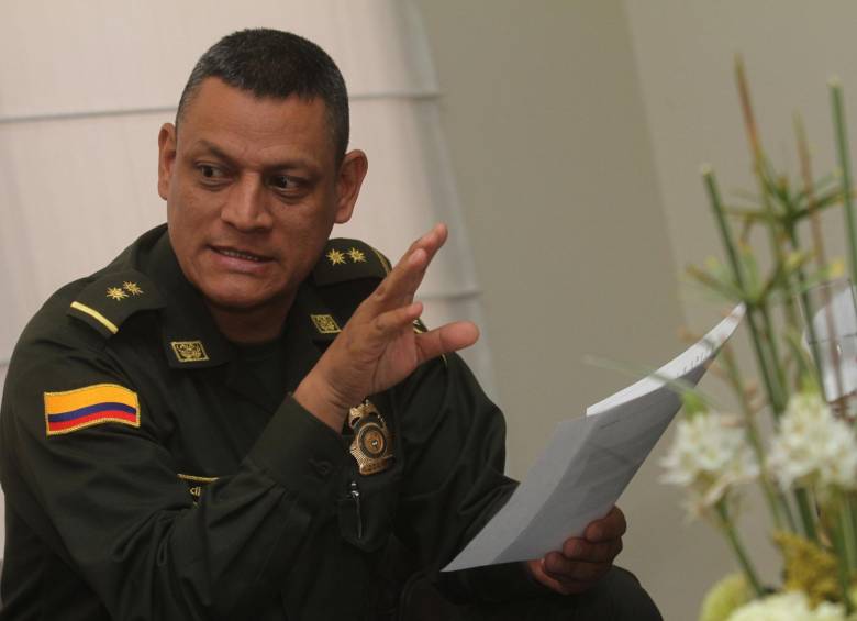 El general Ramírez confía en que con los proyectos que hoy se ejecutan, el hacinamiento bajará al 52%. FOTO colprensa