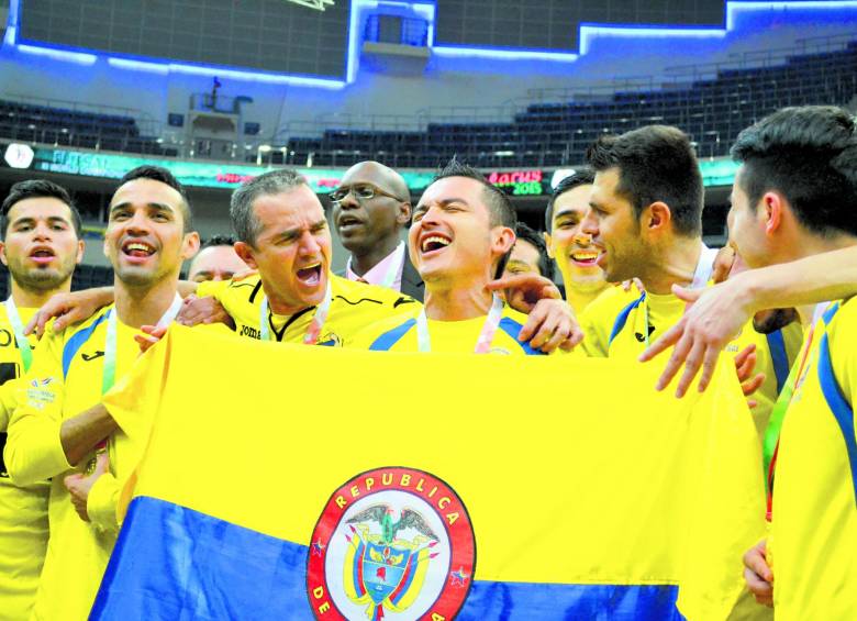 El festejo de los colombianos en Bielorrusia. Histórico. FOTO Cortesía