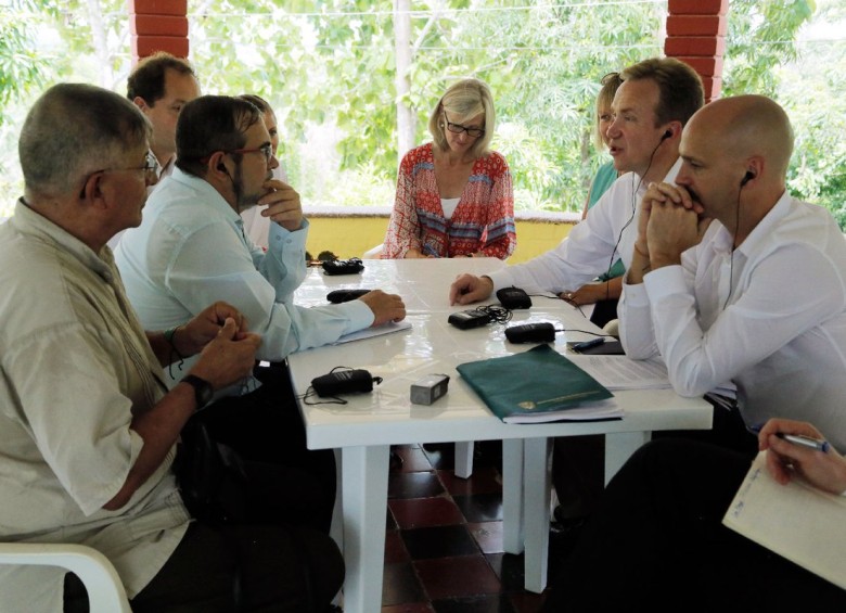 El comandante de las Farc, alias “Timochenko” se reúne en Cartagena con el canciller de Noruega, Borge Brende. FOTO @FARC_EPueblo