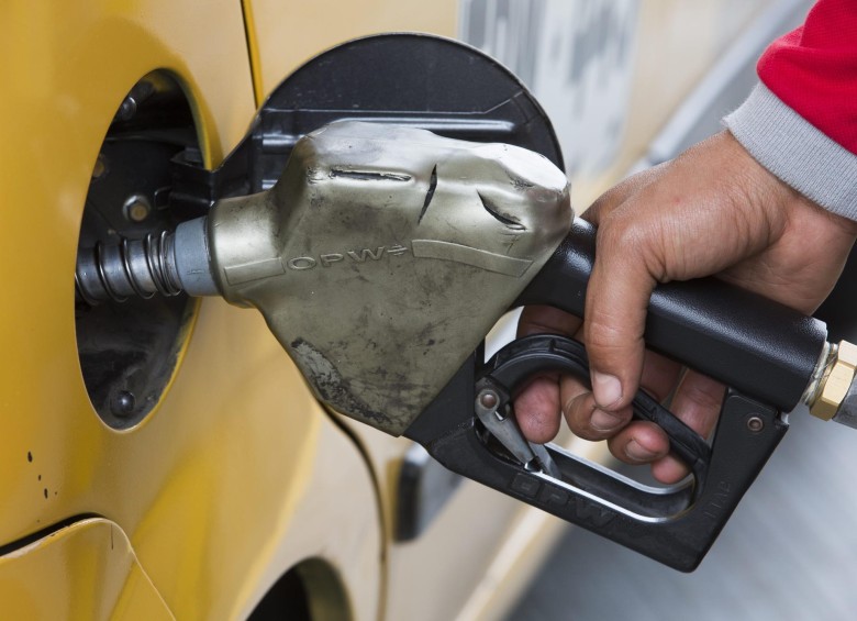 En Medellín el precio de referencia del galón de gasolina será $8.841. FOTO ARCHIVO