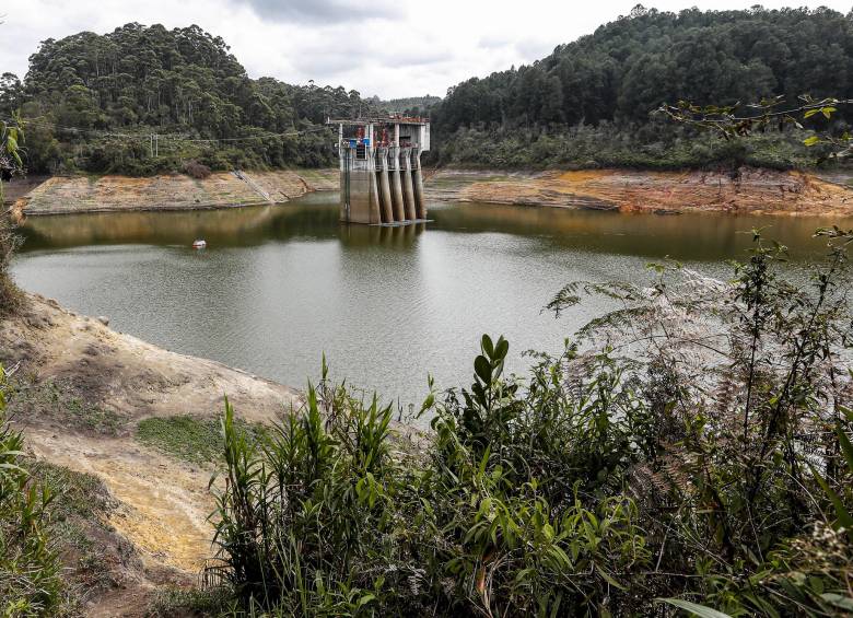 Represa de río grande ubicada en el municipio de Don Matías y San Pedro, que se encuentra en bajo nivel. FOTO DE REFERENCIA. Foto: Jaime Pérez Munévar