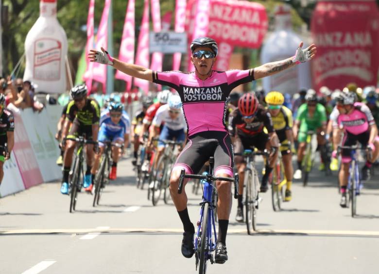 En Palmira, Molano terminó dos veces segundo durante la carrera Colombia Oro y Paz, en febrero, detrás de Fernando Gaviria. El boyacense no tuvo rival ayer al sprint. FOTO FEDECICLISMO