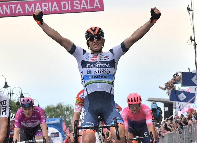 El italiano Damiano Cima se llevó este jueves la victoria en la etapa 18 del Giro de Italia, con final en Santa Maria di Sala (noreste).FOTO TOMADA TWITTER GIRO