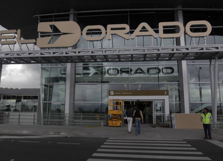 La vigilancia se estableció en todos los aeropuertos del país. FOTO COLPRENSA