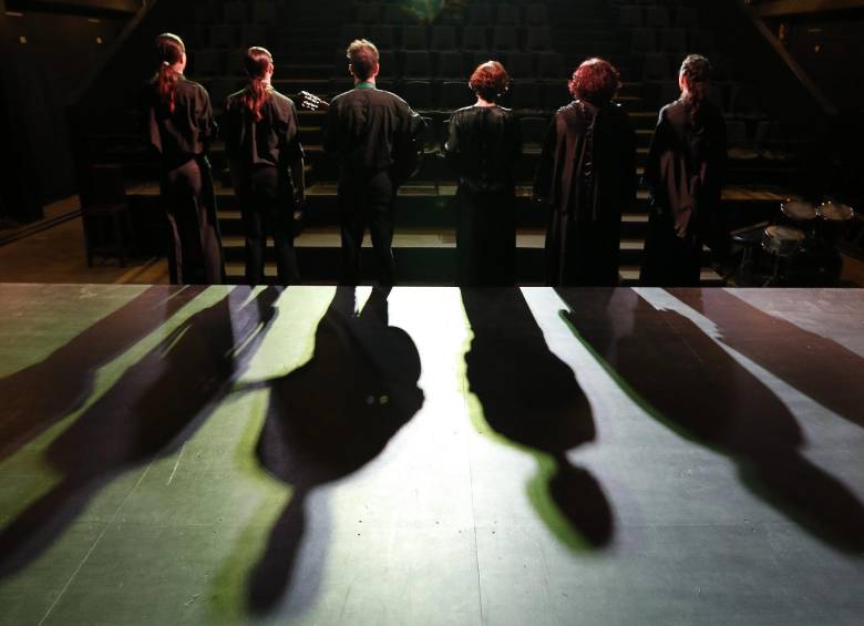 La casa grande, basada en la obra homónima de Álvaro Cepeda Samudio, es el más reciente estreno del Teatro Matacandelas. El arte escénico para contar el país. Foto Donaldo Zuluaga