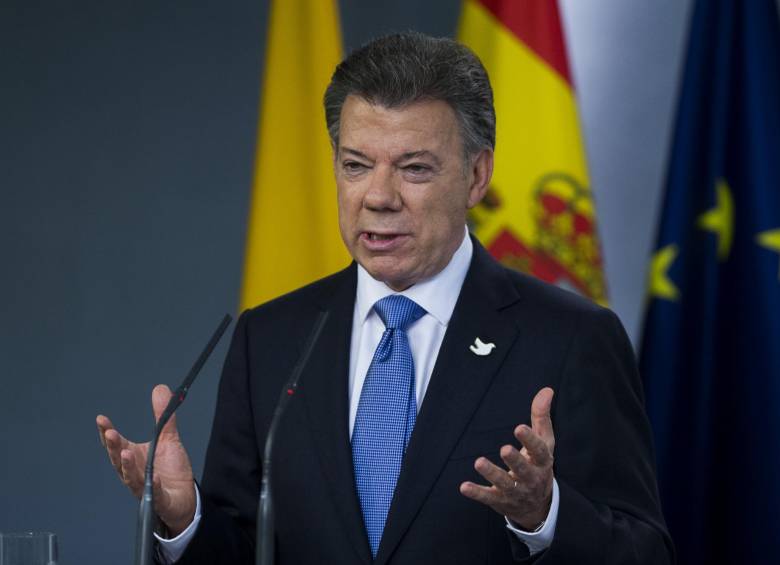 Juan Manuel Santos afirmó que la posibilidad de frenar las extradiciones de guerrilleros a Estados Unidos será parte de la negociación. FOTO AP
