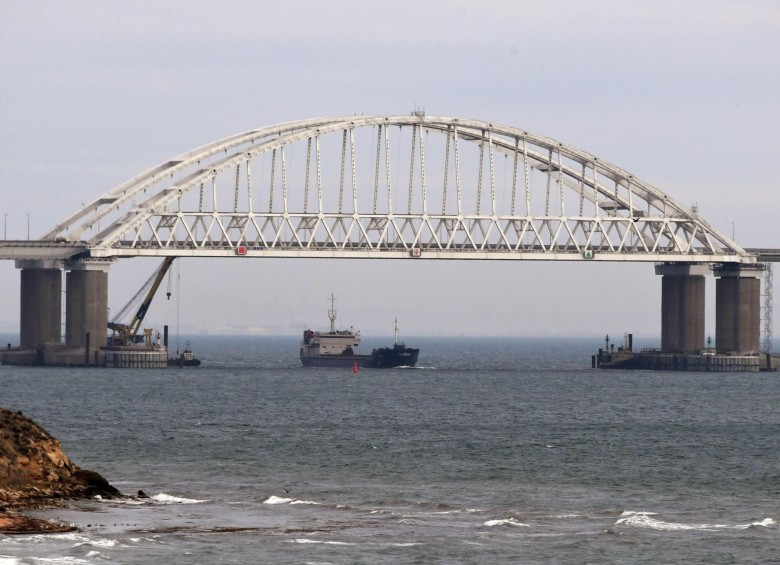 Rusia y Crimea están conectadas a través de un puente. FOTO: EFE 