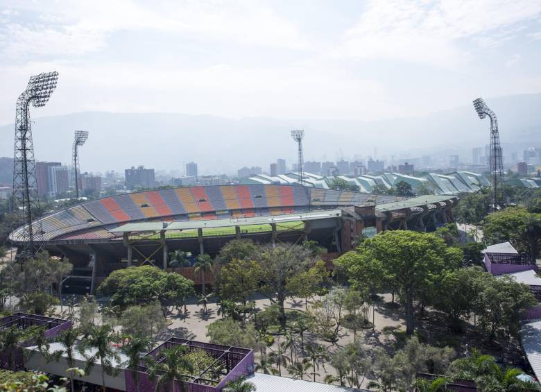 Los buses que circulen cerca al estadio Atanasio Girardot ahora tendrán una ruta directa durante los partidos de fútbol. FOTO ARCHIVO