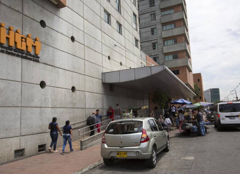 Voceros del Hospital General denuncian que la congestión dificulta la atención en caso de un evento grave. FOTOS Edwin bustamante
