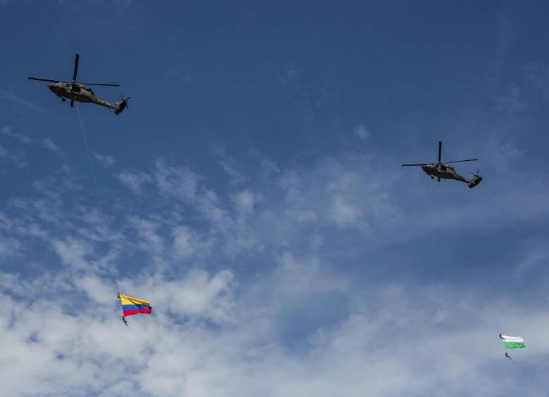 La maniobra aérea se realizaba en pleno cierre de Feria de Flores. FOTO CARLOS VELÁSQUEZ