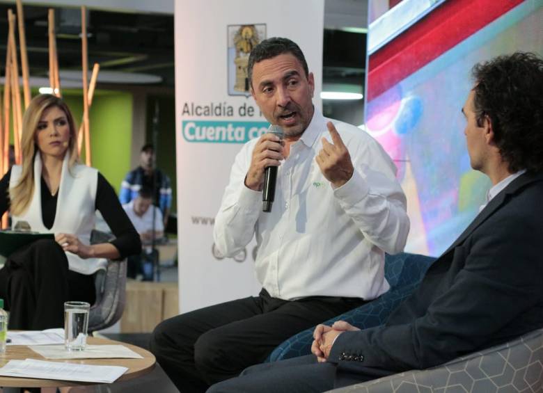 El gerente de EPM, Jorge Londoño, y el alcalde de Medellín, Federico Gutiérrez, presentaron ayer el informe de la gestión del grupo empresarial durante 2018. Ambos expresaron satisfacción por los resultados, pese a la contigencia de Hidroituango. FOTO cortesía