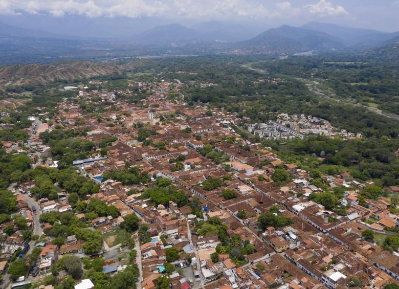 En municipios como Santa Fe de Antioquia (foto), el esquema de ordenamiento territorial necesita actualización para controlar la construcción y mejorar el recaudo de impuesto predial. FOTO Esteban Vanegas