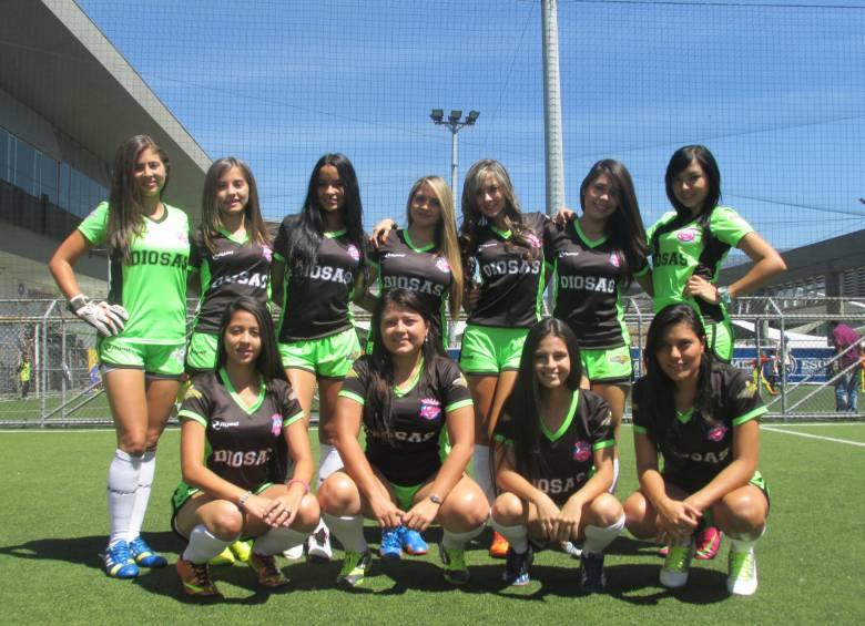 Desde 2012 funciona este club deportivo en la ciudad. Lo integran damas desde los 5 años. FOTO cortesía diosas del balón