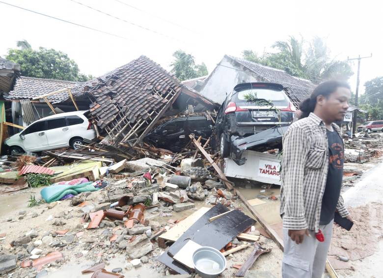 La destrucción del tsunami de Indonesia en 10 fotos 