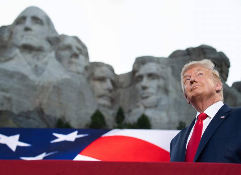 Trump durante el acto de inauguración del Día de la Independencia en el Monte Rushmore. FOTO AFP
