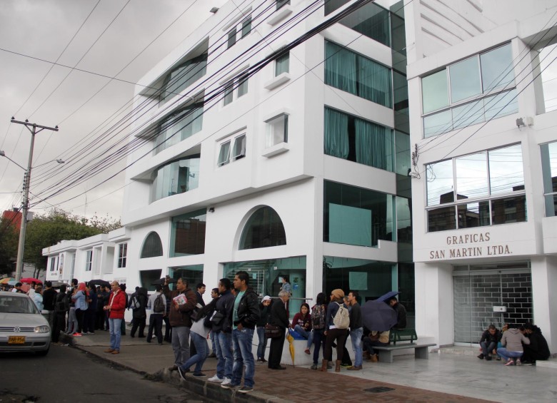 Los estudiantes de la Universidad San Martín, hace cinco años, vieron suspendidas sus clases mientras el Ministerio de Educación, en cabeza de Gina Parody, investigaba y daba trámite a las irregularidades encontradas en la institución. FOTO COLPRENSA