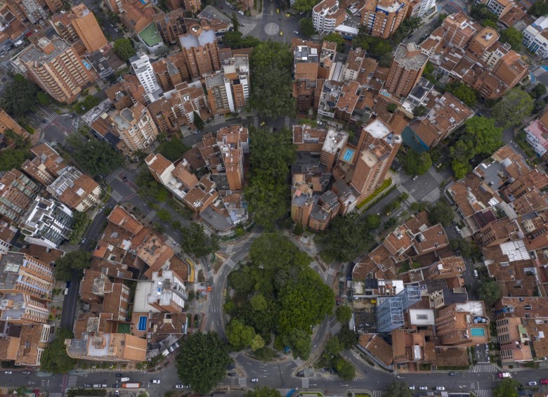 La Alcaldía de Medellín, de acuerdo a lo consignado en su plan de desarrollo, espera alcanzar a dejar cuatro millones de metros cuadrados en corredores verdes, que propiciarán la conectividad ecológica en la ciudad. FOTO MANUEL SALDARRIAGA