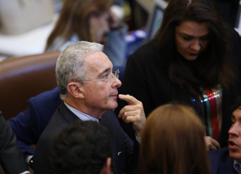 El número de celular de Álvaro Uribe fue puesto como número de contacto de Nilton Córdoba Manyoma en los documentos del proceso en su contra ante la Corte Suprema de Justicia. FOTO: COLPRENSA