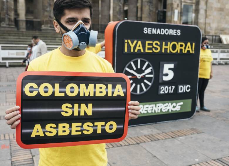 En Colombia el asbesto se usa para la fabricación de tejas y de tubos. Las empresas tendrán que sustituirlo. FOTO Colprensa