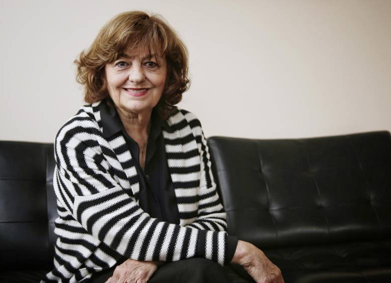 La poeta Ana Blandiana está de visita en Bogotá. La literatura fue una manera de resistencia, cuando le prohibieron publicar. FOTO colprensa.