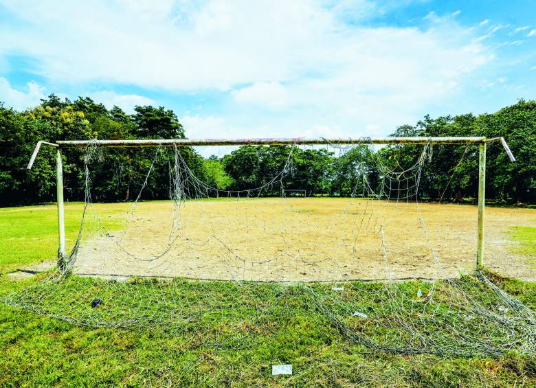 Así luce la cancha municipal en la que se formaron varios futbolistas turbeños como John Jairo Tréllez, Luis Amaranto Perea, Luis Carlos Perea, entre otros.
