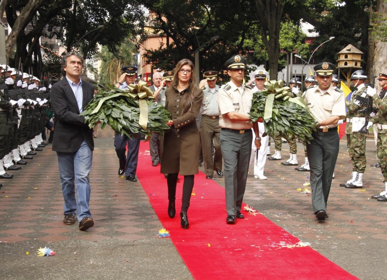 Al evento realizado en el atrio de la Basílica Metropolitana en el Parque de Bolívar, en pleno Centro de Medellín, asistieron autoridades civiles, eclesiásticas, y de la fuerza pública. FOTO CORTESÍA