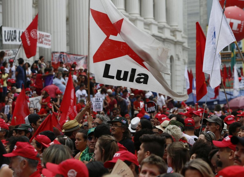 Manifestaciones por el Día del Trabajo en Brasil con consignas en favor del expresidente Luiz Inácio Lula da Silva. FOTO EFE